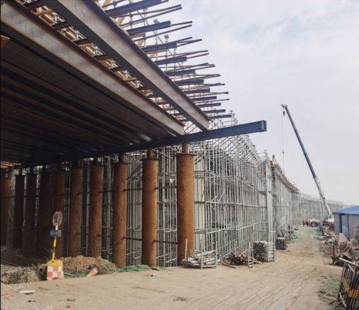 為什么盤扣腳手架比扣件式鋼管腳手架貴了2倍？ (圖3)